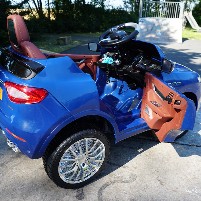 Der ultimative Komfort im Auto Elektroauto Maserati Levante Suv Lizenziert