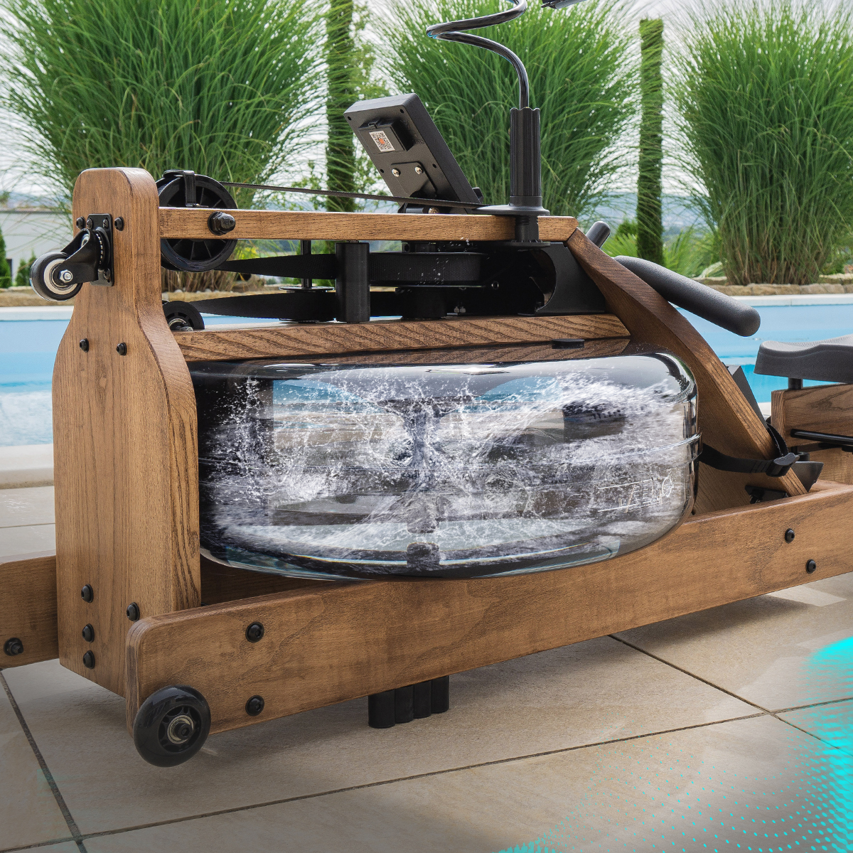 Tauchen Sie ein in ein innovaties Trainingssystem Miweba Sports MR700 Echtholz-Rudermaschine